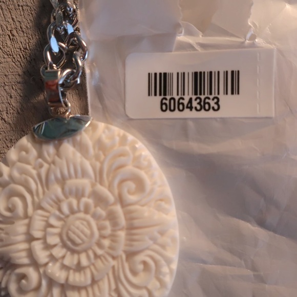 HAND-CARVED Pendant SS Chain - Picture 8 of 8